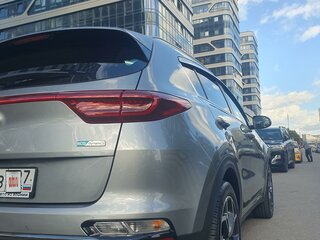 2018 Kia Sportage IV Рестайлинг, серебристый, 2390000 рублей, вид 4
