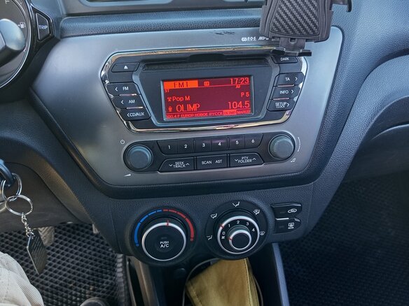 2014 Kia Rio 6-speed III, голубой, 490000 рублей - вид 6