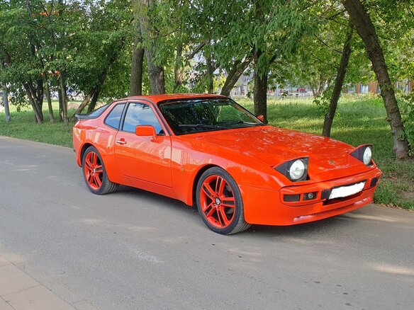 1982 Porsche 944, оранжевый - вид 1