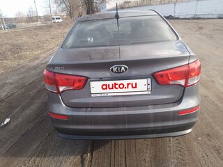 2017 Kia Rio III Рестайлинг, серый, 950000 рублей, вид 3