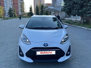 2017 Toyota Aqua I Рестайлинг 2, белый, 1000000 рублей, вид 4