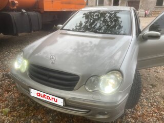 2004 Mercedes-Benz C-Класс 200 II (W203) Рестайлинг, серебристый, 550000 рублей, вид 1