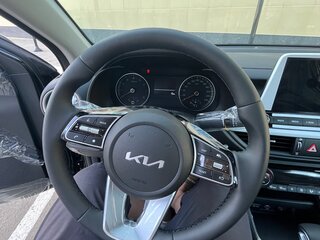 2025 Kia Cerato IV Рестайлинг, чёрный, 3500000 рублей, вид 3