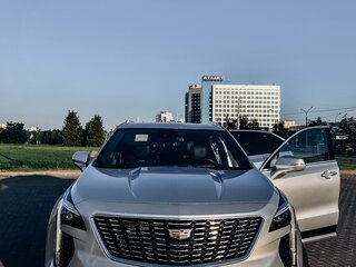 2021 Cadillac XT4 I, серебристый, 2195136 рублей, вид 4