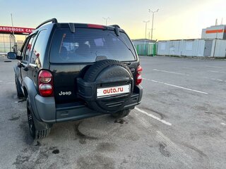 2006 Jeep Cherokee III (KJ) Рестайлинг, чёрный, 700000 рублей, вид 3