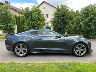 2019 Chevrolet Camaro VI Рестайлинг, серый, 3700000 рублей, вид 4