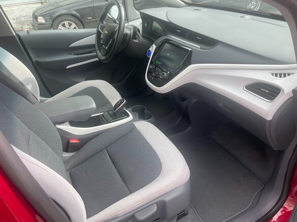 2019 Chevrolet Bolt I, красный, 2749999 рублей - вид 14