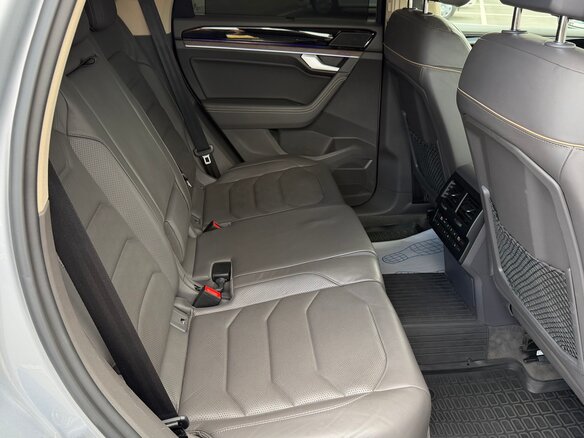 2019 Volkswagen Touareg III, серебристый, 3500000 рублей - вид 16