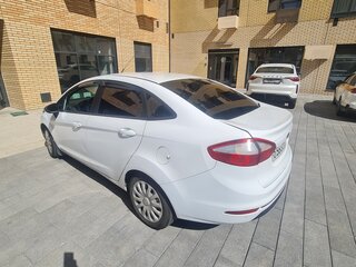 2015 Ford Fiesta Mk6 Рестайлинг, белый, 899999 рублей, вид 5