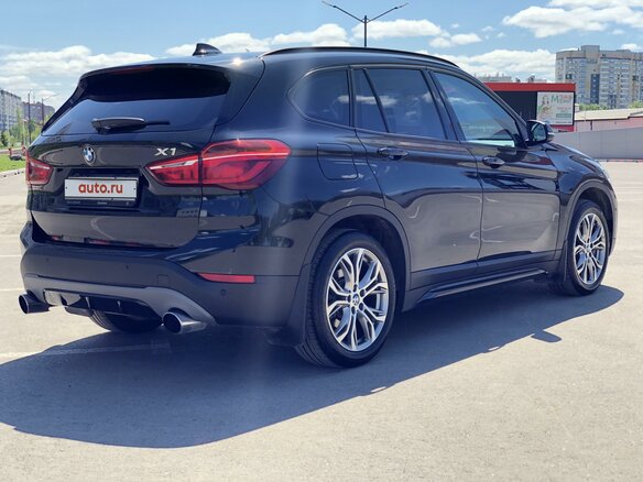 2016 BMW X1 20i xDrive II (F48), чёрный - вид 2