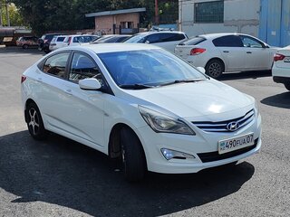 2015 Hyundai Solaris I Рестайлинг, белый, 599000 рублей, вид 2
