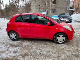 2005 Toyota Vitz II (XP90), красный, 535000 рублей, вид 3