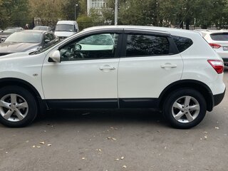 2011 Nissan Qashqai I Рестайлинг, белый, 900000 рублей, вид 3