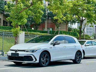 2022 Volkswagen Golf VIII, белый, 1800600 рублей, вид 1