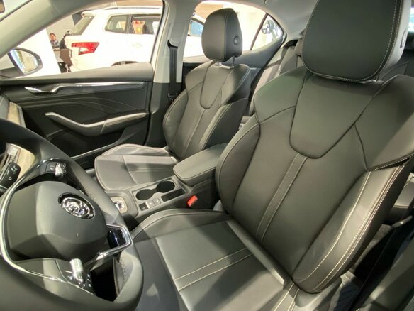 2024 Skoda Octavia IV (A8), белый - вид 13