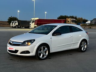 2011 Opel Astra GTC H Рестайлинг, белый, 770000 рублей, вид 3