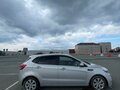 2015 Kia Rio III Рестайлинг, серый, 740000 рублей - вид 5