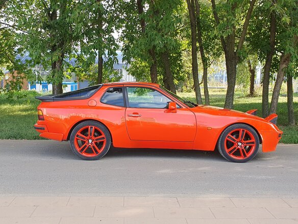 1982 Porsche 944, оранжевый - вид 4