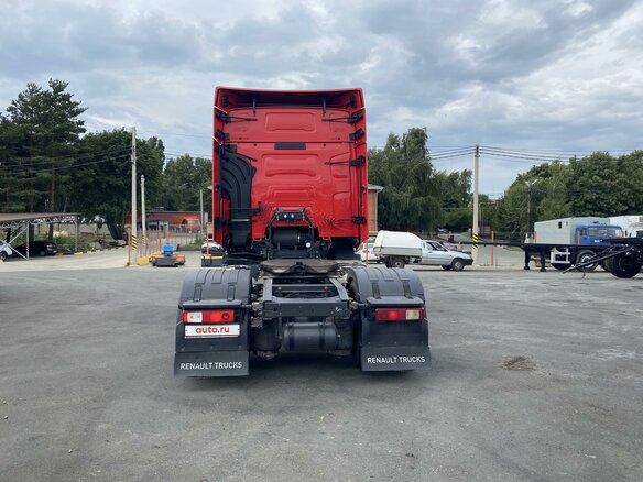 2017 Renault T-Series, красный, 3950000 рублей - вид 4