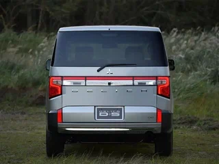 2023 Mitsubishi Delica D:5 I Рестайлинг, серебристый, 2700000 рублей, вид 5