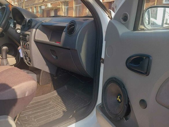 2008 Renault Logan I, белый, 450000 рублей - вид 15