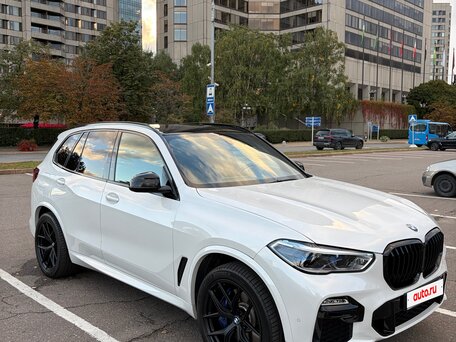 2020 BMW X5 40i IV (G05/G18), белый, 5400000 рублей, вид 5