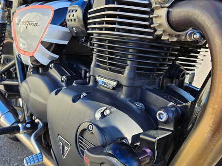 2016 Triumph Street Twin, серый, 720000 рублей, вид 3
