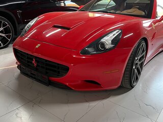 2009 Ferrari California I, красный, 9000000 рублей, вид 1