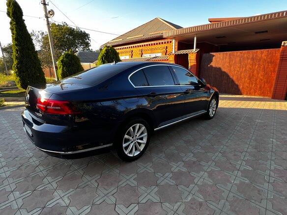 2015 Volkswagen Passat B8, синий, 1800000 рублей - вид 13