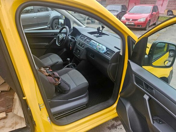 2017 Volkswagen Caddy, жёлтый, 1650000 рублей - вид 12