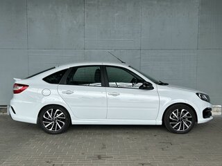 2026 Lada (ВАЗ) Granta Sport I Рестайлинг, белый, 1677000 рублей, вид 4
