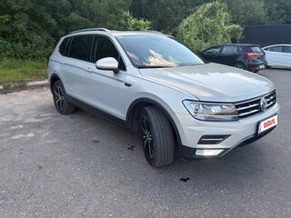 2020 Volkswagen Tiguan 380TSI L II (China Market), серый, 2840000 рублей, вид 1