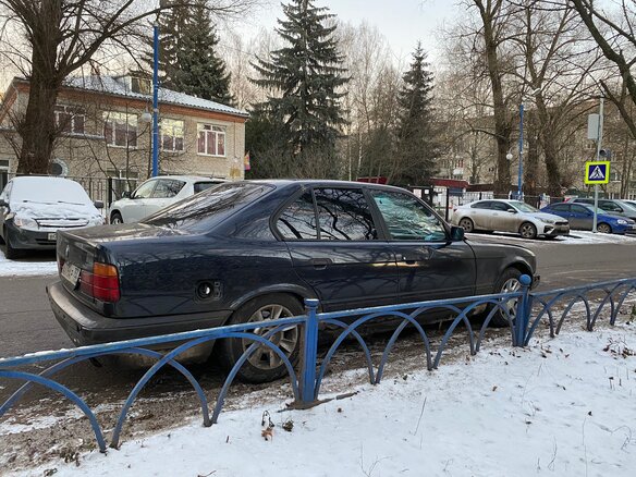 1993 BMW 5 серии 525i III (E34), синий - вид 3