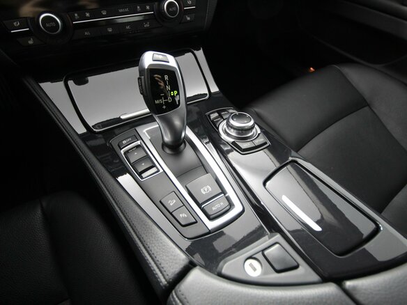 2013 BMW 5 серии 528i xDrive VI (F10/F11/F07), коричневый - вид 21