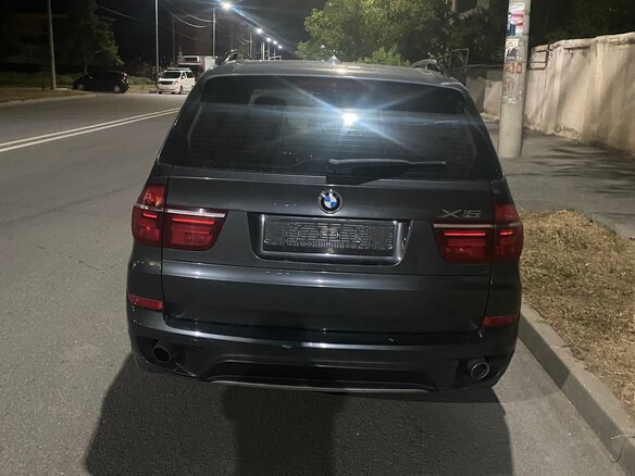 2013 BMW X5 35i II (E70) Рестайлинг, серый, 1400000 рублей - вид 2