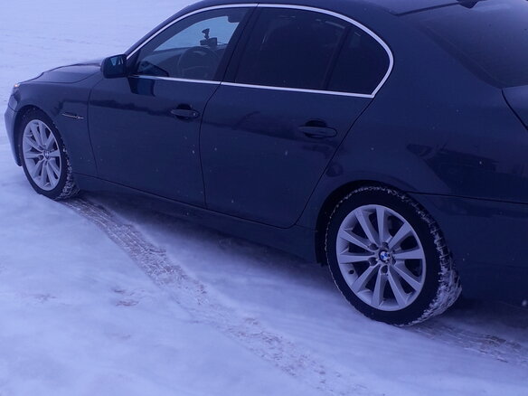 2007 BMW 5 серии 530i V (E60/E61) Рестайлинг, серый - вид 1