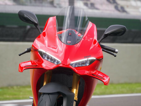 2026 Ducati Panigale V4, красный, 3890000 рублей, вид 5