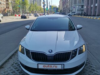 2019 Skoda Octavia III (A7) Рестайлинг, белый, 1350000 рублей, вид 4
