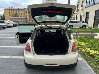 2011 Mini Hatch One II (R56) Рестайлинг, белый, 1100000 рублей, вид 5