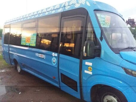 2016 Iveco Daily, синий, 2000000 рублей, вид 5