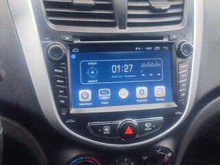 2011 Hyundai Solaris I, чёрный, 900000 рублей, вид 4