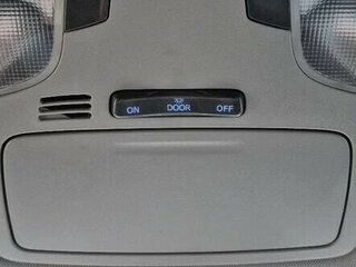 2017 Toyota Sienna III Рестайлинг 2, серый, 2600000 рублей, вид 3