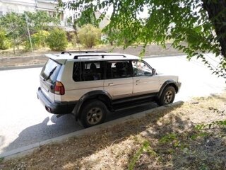 2004 Mitsubishi Pajero Sport I Рестайлинг, серебристый, 1100000 рублей, вид 3