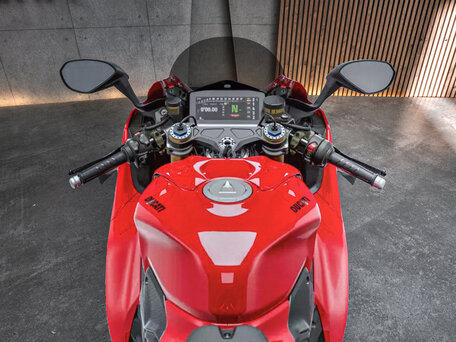 2026 Ducati Panigale V4, красный, 4200000 рублей, вид 5