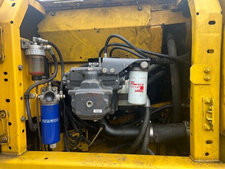 2013 Komatsu PC200-8, жёлтый, 4800000 рублей, вид 2