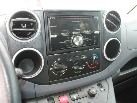 2010 Peugeot Partner II, белый - вид 15