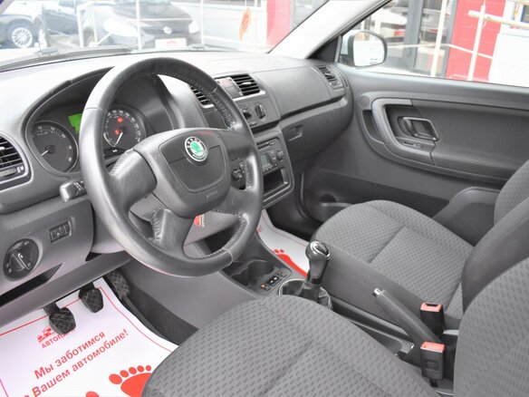 2011 Skoda Fabia II Рестайлинг, серебристый - вид 4