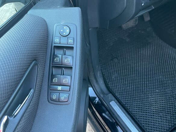 2009 Mercedes-Benz A-Класс 170 II (W169) Рестайлинг, чёрный, 540000 рублей - вид 14