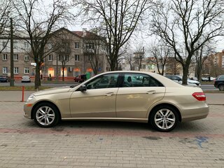 2009 Mercedes-Benz E-Класс 350 IV (W212, S212, C207), бежевый, 1080000 рублей, вид 1
