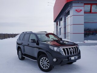 2017 Toyota Land Cruiser Prado 150 Series Рестайлинг 1, чёрный, 5000000 рублей, вид 3